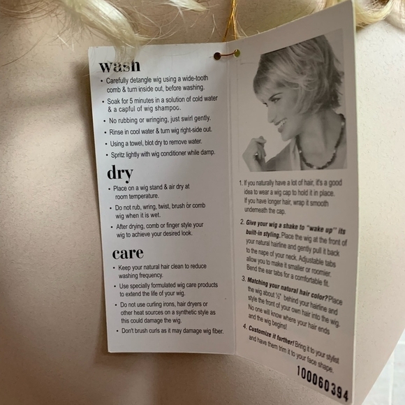 NWT Women Wig Long Curly Blonde Wig Costume Anime Wig Long Length Adult Hair Wig - Picture 5 of 5